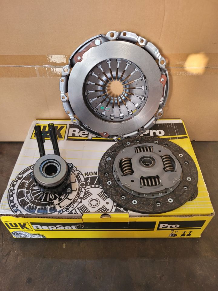 DEBRİYAJ SETİ BİLYALI FIESTA/B-MAX/COURIER(2014-2018 5 VİTES) 1,4-/1,5/1,6 TDCİ 2005-  PRO KIT 005/8V21 7540 DG+8V21 7A564 AD